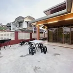 Modern Deluxe Ville Iskandar