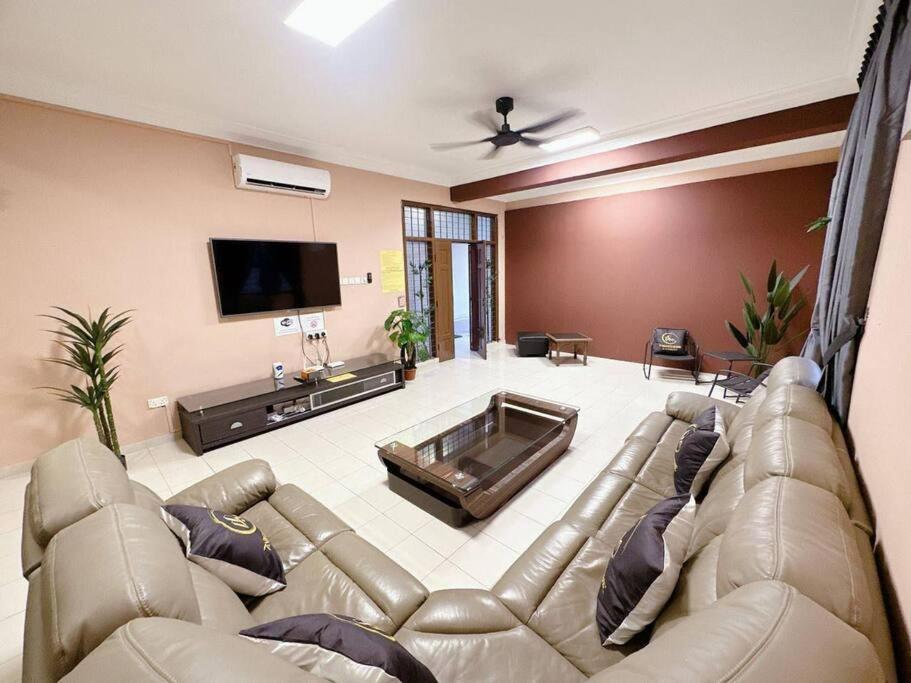 Rumah percutian Modern Deluxe Iskandar *