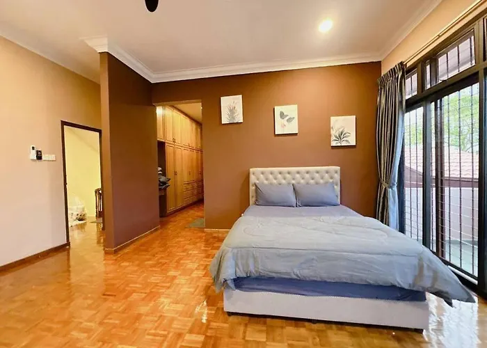 Modern Deluxe Ville Iskandar